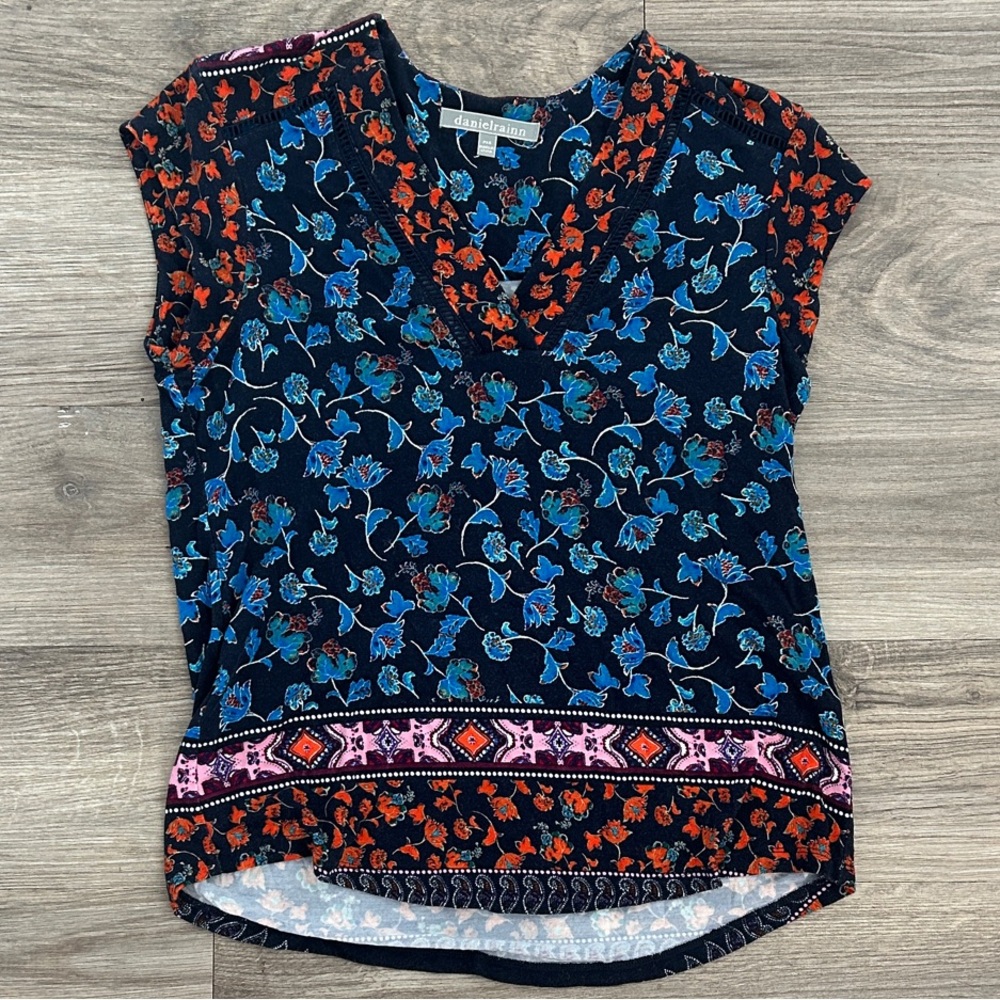 Daniel Rainn Multicolor Floral V-Neck Top